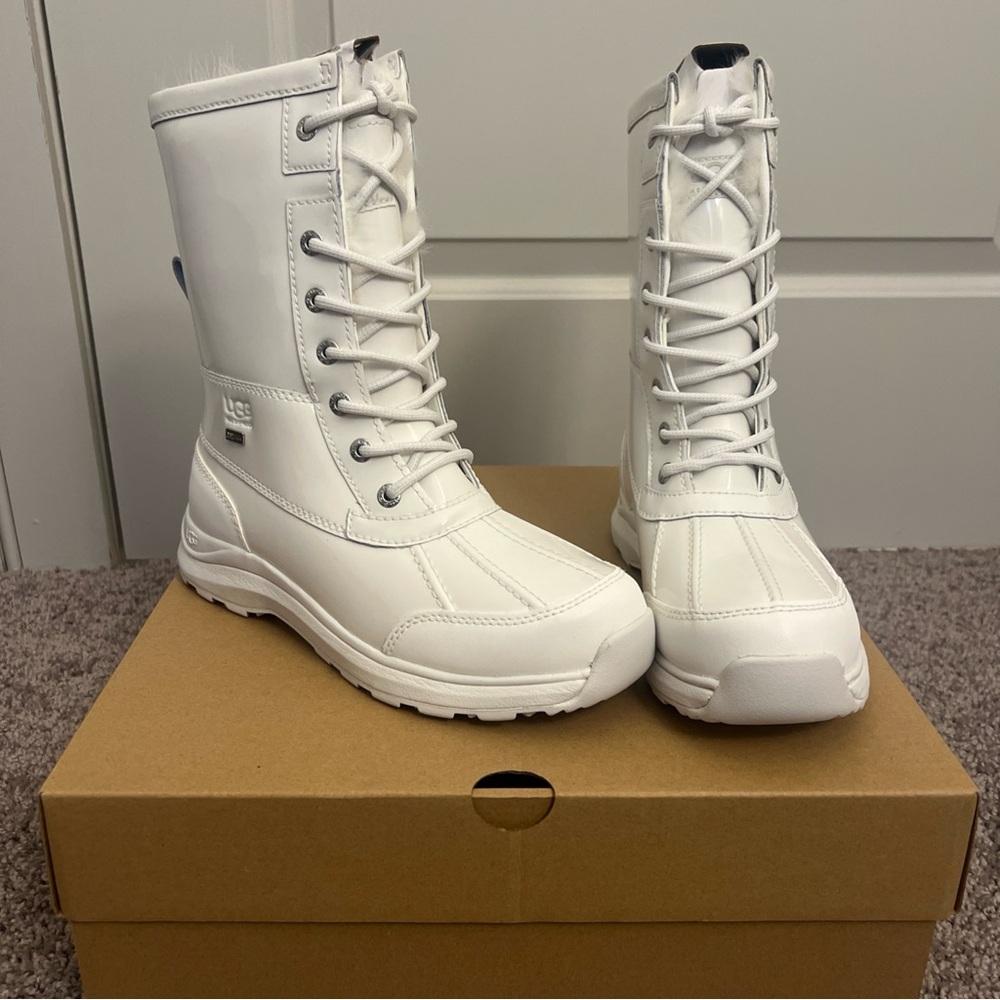 Ugg Adirondak III boots NIB size 8